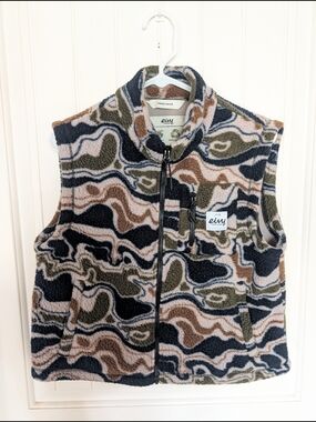 envy Multicolor Fleece Vest in Black, Brown, Olive
